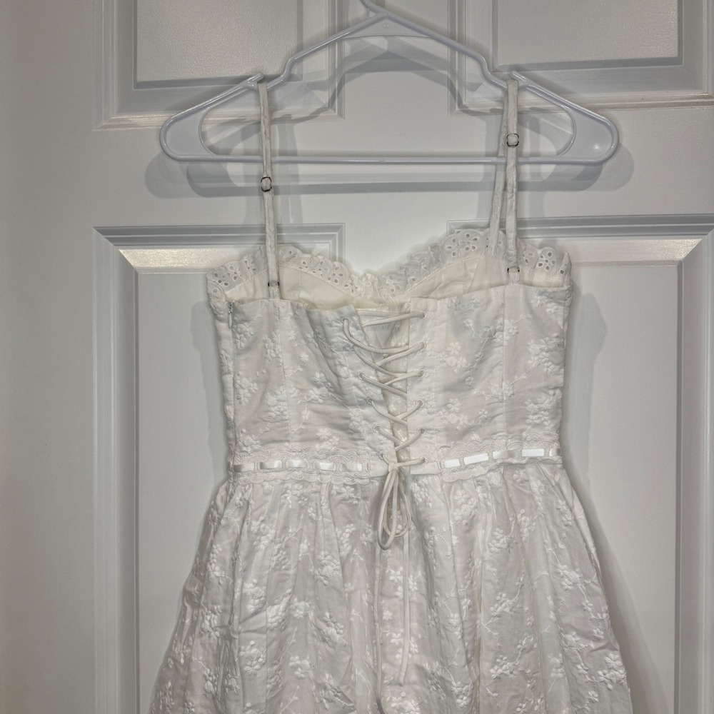 Altar'd State White Eyelet Lace Up Back Mini Sweetheart Dress Size XS - Picture 6 of 8